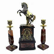 Каминные часы «Конь» из яшмы с подсвечниками — красивый подарок — фотография 3