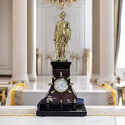 Ручная работа: Интерьерные часы «Пётр I» из креноида и долерита — фотография 1