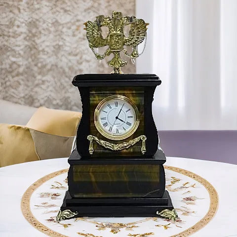 Настольные часы «Герб» из тигрового глаза и долерита — красивый подарок