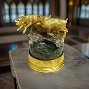 Пепельница "Гончие". Позолоченная — необычный подарок — фотография 1