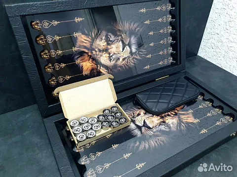 Нарды под стеклом «Львиное сердце» — красивый подарок