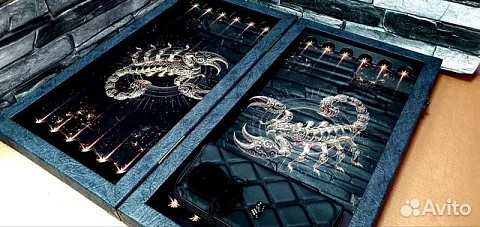 Нарды под стеклом «Золотой скорпион» — красивый подарок