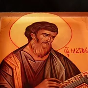 Икона деревянная "Святой Апостол Матвей" в подарок — фотография 5