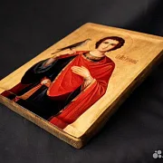 Подарочная икона деревянная с ковчегом "Святой Трифон" — фотография 5