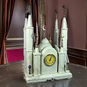 Часы «Мечеть» из мрамора в кожаном чемодане — необычный подарок — фотография 1