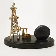 Часы с нефтяной вышкой и качалкой в подарок — фотография 3