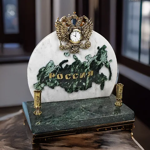 На память: Часы «Россия» с гербом и подставками