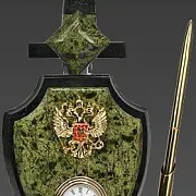 На память: Часы со щитом и мечом — фотография 2